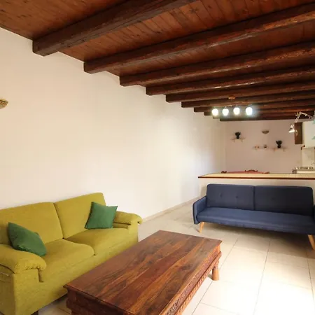 Apartment Anca Centro Storico 1 *
