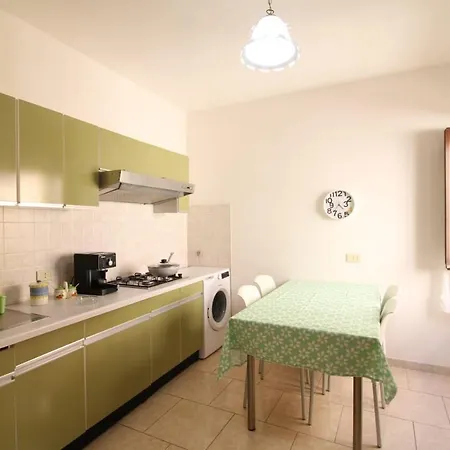 Apartment Anca Centro Storico 1 *